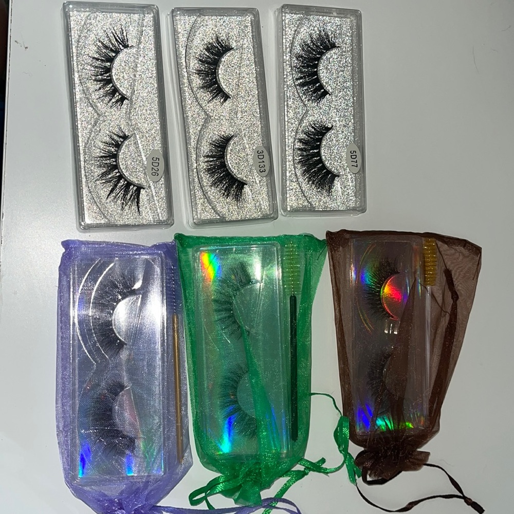 pairs of lashes.